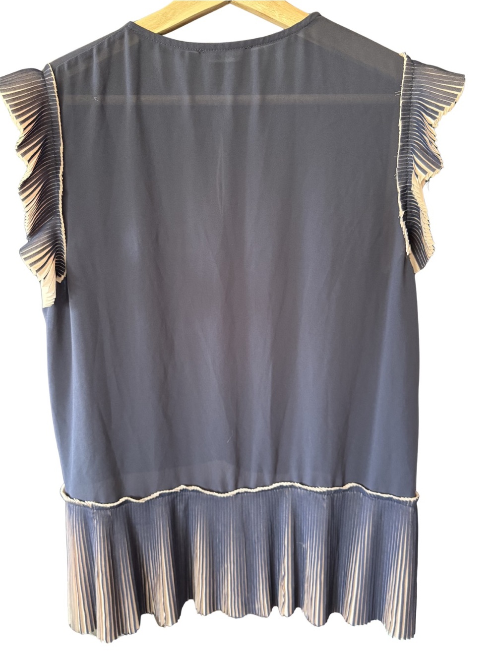 Stella Nova Copenhagen Ruffle Pleated Sleeveless Blouse Navy Cream EU 40 US 8 - Picture 4 of 7